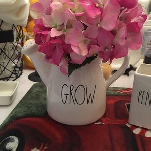 Rae Dunn Grow Flower Pitcher pour